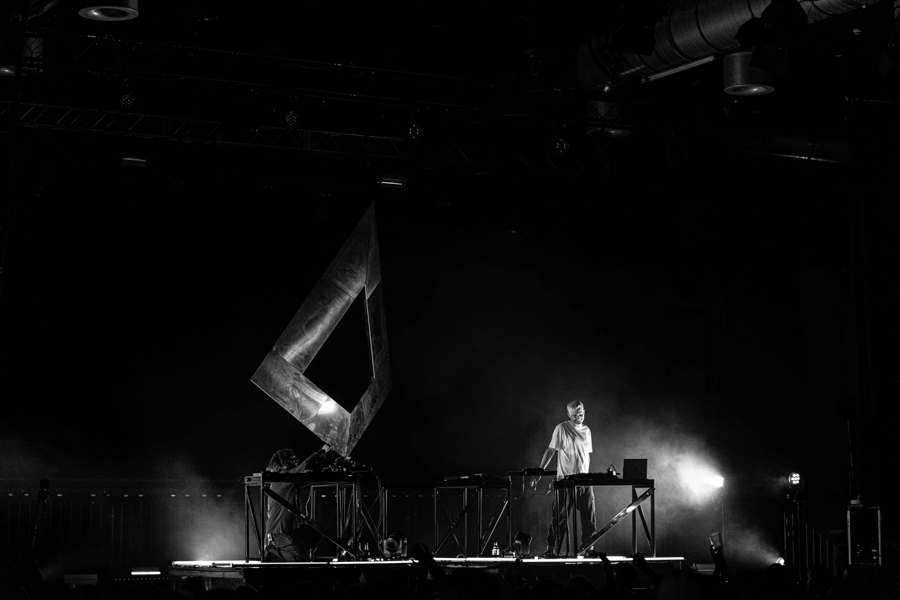 thylacine,french musician, electronic music, live performance, concert, live music, dj, party, concert photographer, musicians, artists, show, performance